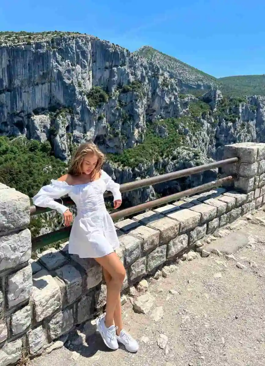 Alena escort in Paris